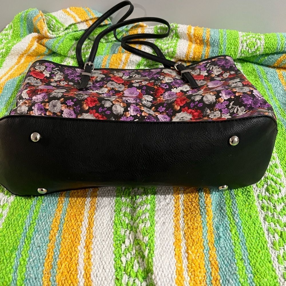 Nine West floral tote EUC - Picture 4 of 7